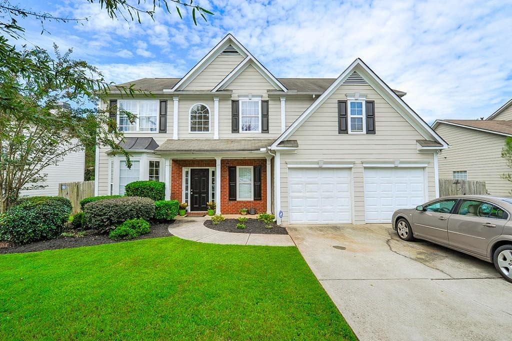 4 bedroom, 2,404 sq ft single family residence sold at 1177 Cascade Hills Drive, Atlanta, GA 30331