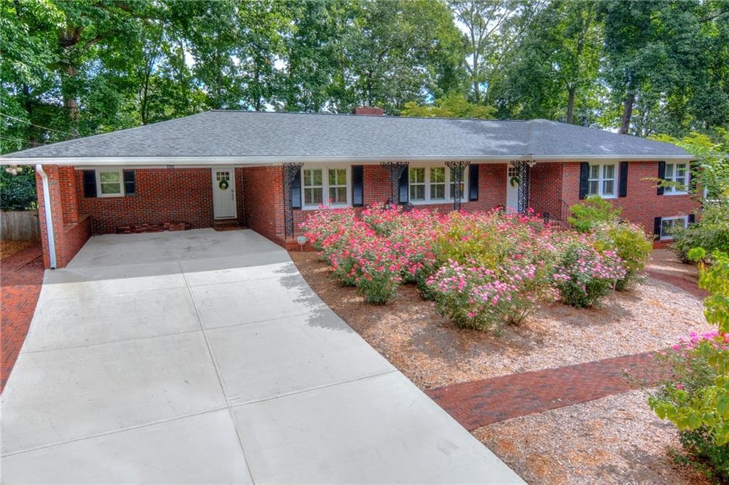 701 Dogwood Circle, Norcross, GA 30071 — most recent listing photo