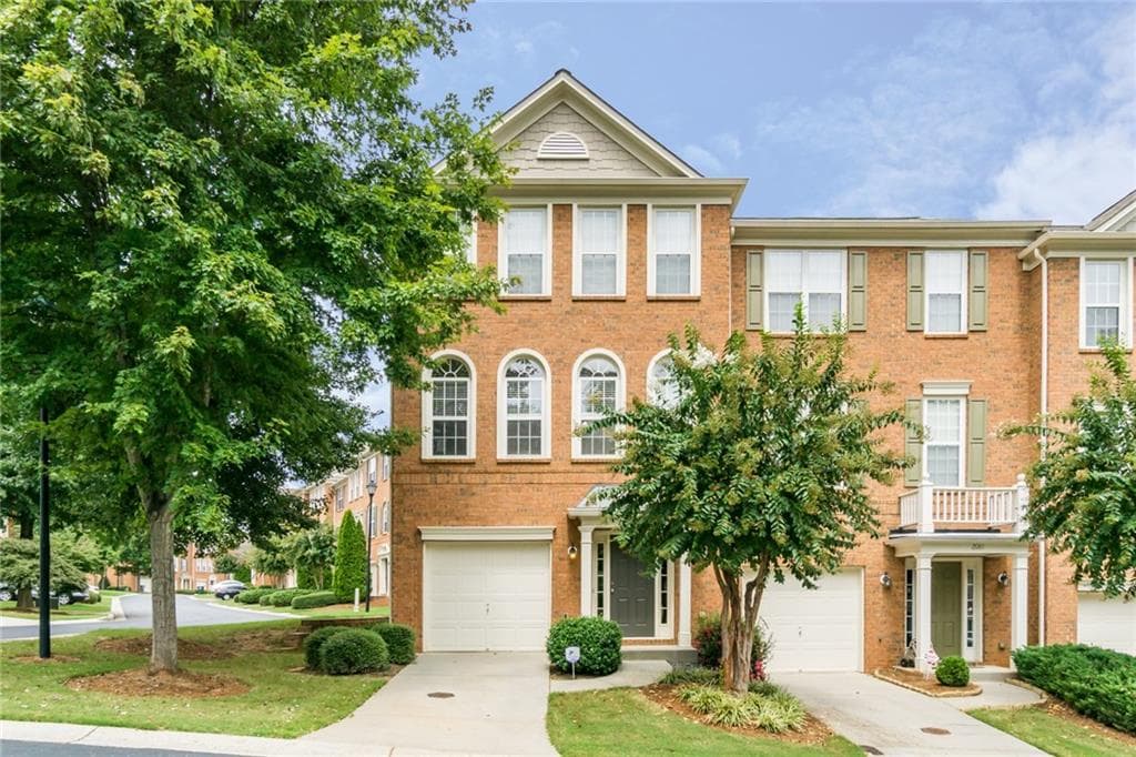 3 bedroom, 1,900 sq ft townhouse sold at 2083 Merrimont Way, Roswell, GA 30075