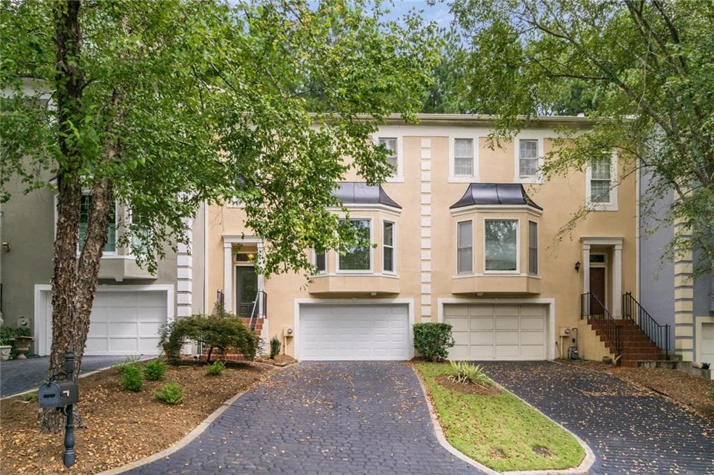 3 bedroom townhouse sold at 8985 Niblick Drive, Alpharetta, GA 30022