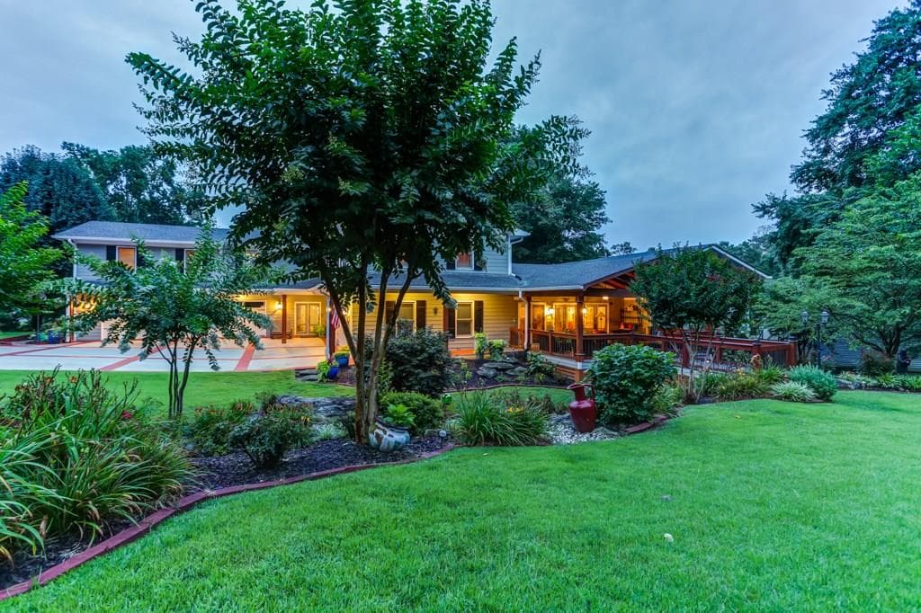 254 Lakeshore Court, Marietta, GA 30067 — most recent listing photo