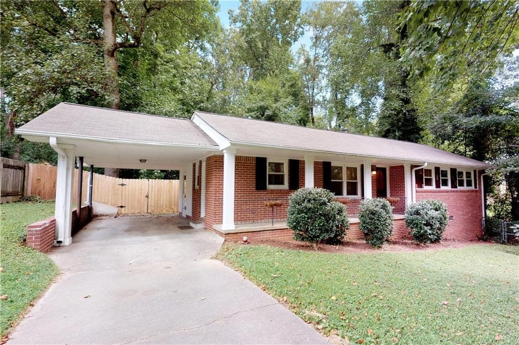 3 bedroom, 1,144 sq ft single family residence sold at 2571 Warwick Circle, Atlanta, GA 30345