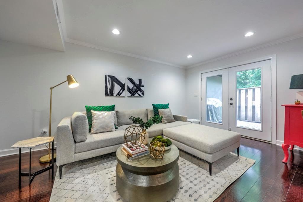 2 bedroom, 1,588 sq ft condominium sold at 5 Ivy Gates 5, Atlanta, GA 30342
