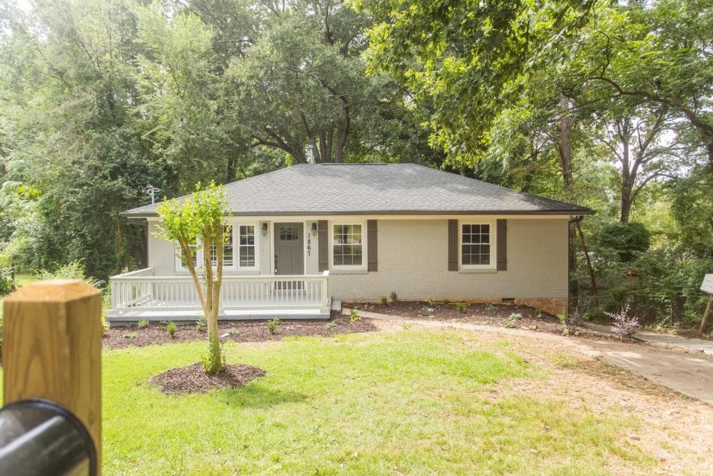 3 bedroom, 1,627 sq ft single family residence sold at 1867 Iona Drive, Atlanta, GA 30316