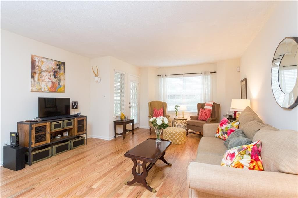 2 bedroom, 980 sq ft condominium sold at 1002 Chastain Park Court, Atlanta, GA 30342