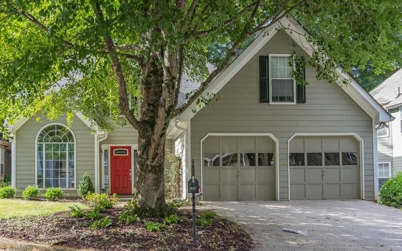 4 bedroom, 1,806 sq ft single family residence sold at 2879 Royal Bluff, Decatur, GA 30030