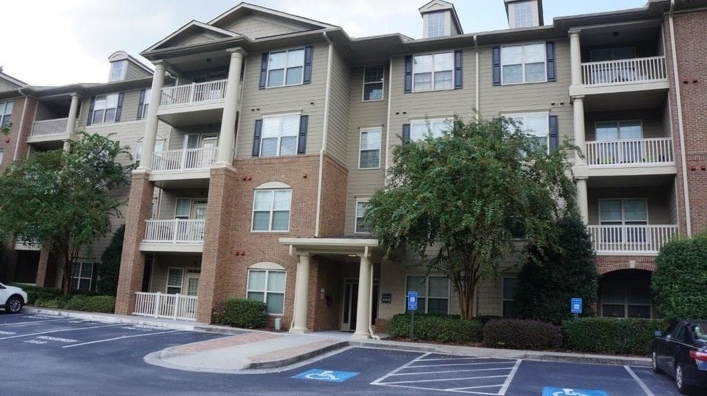 2 bedroom, 1,332 sq ft condominium sold at 1910 Cedar Glenn Way 4202, Atlanta, GA 30339