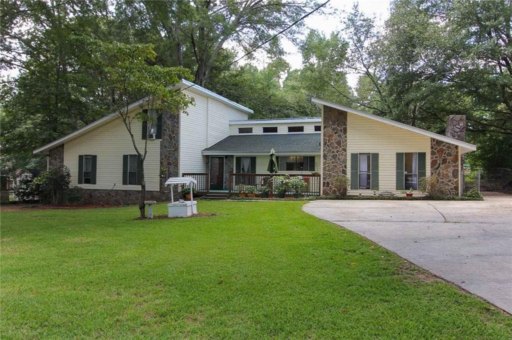 2112 Honeybee Creek Drive, Griffin, GA 30224 — most recent listing photo