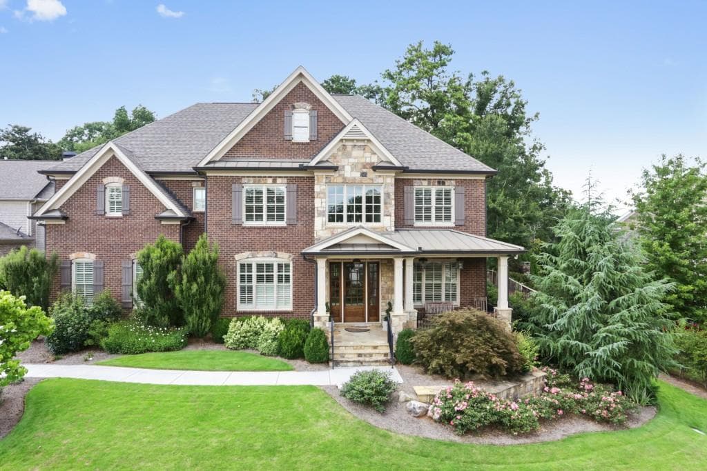 6 bedroom, 7,627 sq ft single family residence sold at 5370 High Point Manor, Atlanta, GA 30342