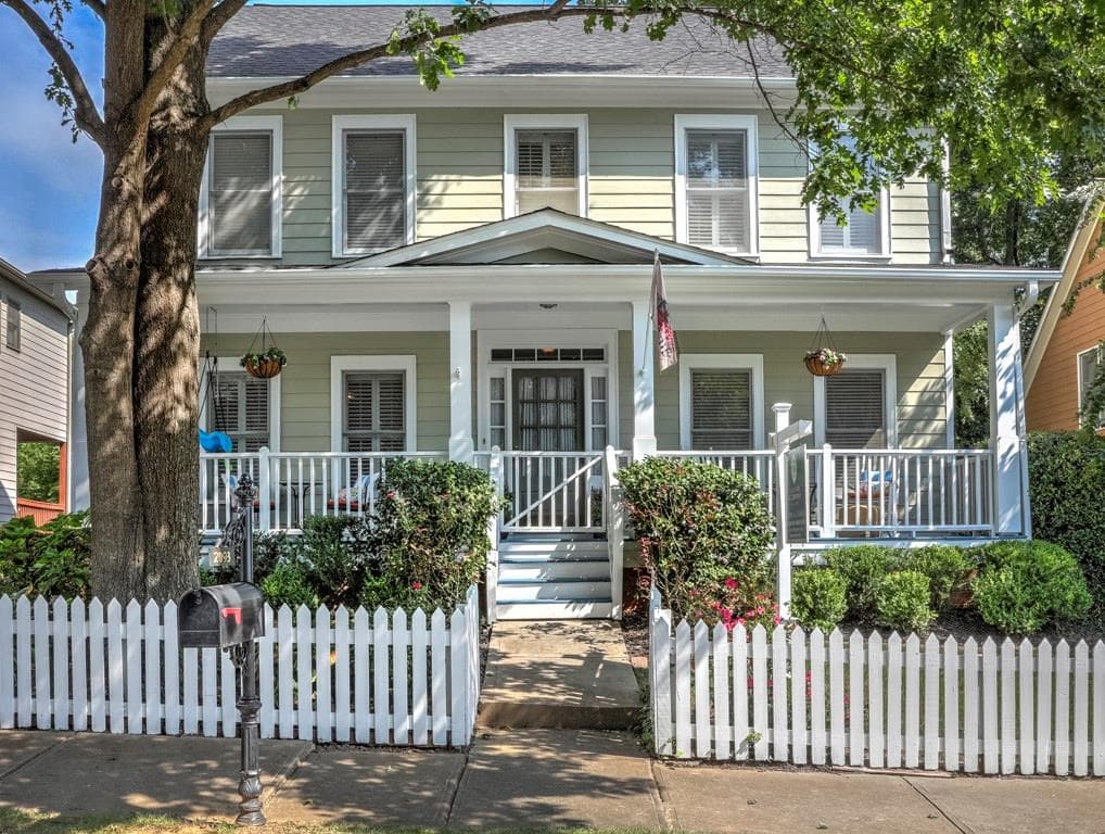 2093 River Way, Atlanta, GA 30318 — most recent listing photo