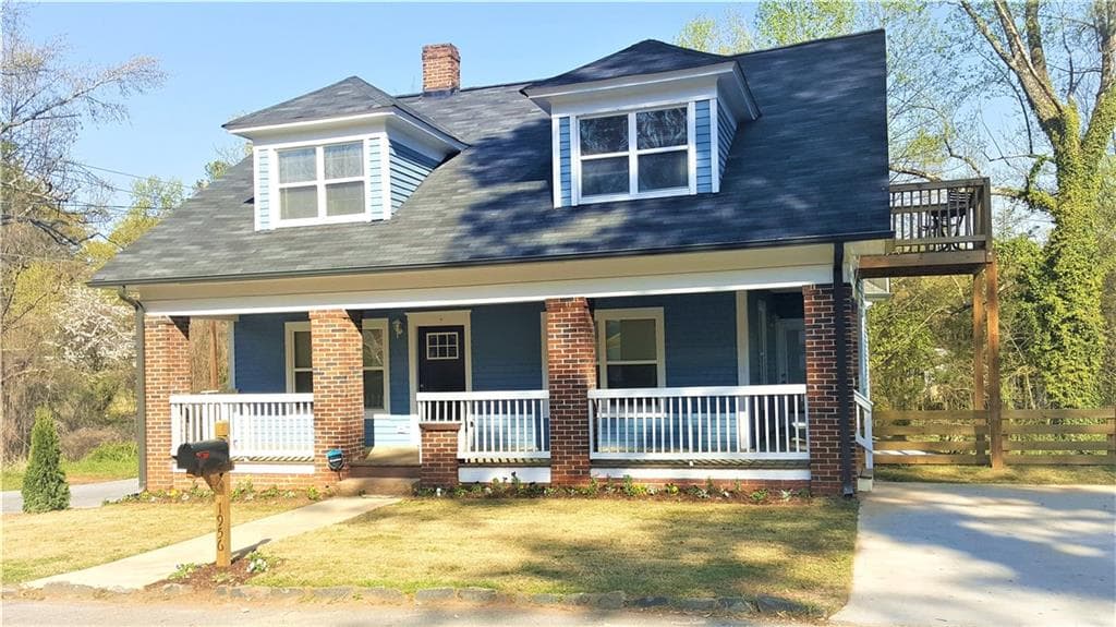 4 bedroom, 2,437 sq ft single family residence sold at 1956 Billups Street, Atlanta, GA 30310