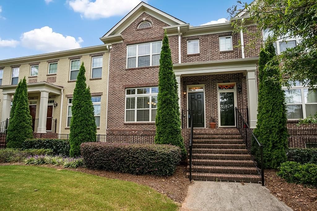 7950 Highland Bluff, Sandy Springs, GA 30328 — most recent listing photo