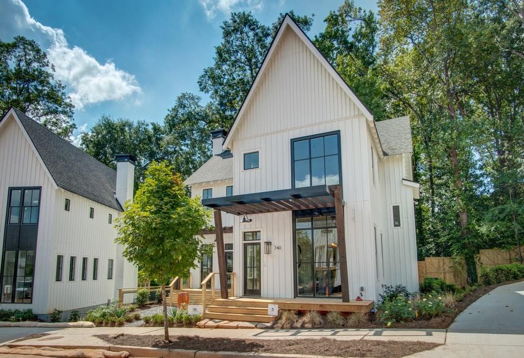 4 bedroom, 2,534 sq ft single family residence sold at 752 Belt Loop, Atlanta, GA 30316