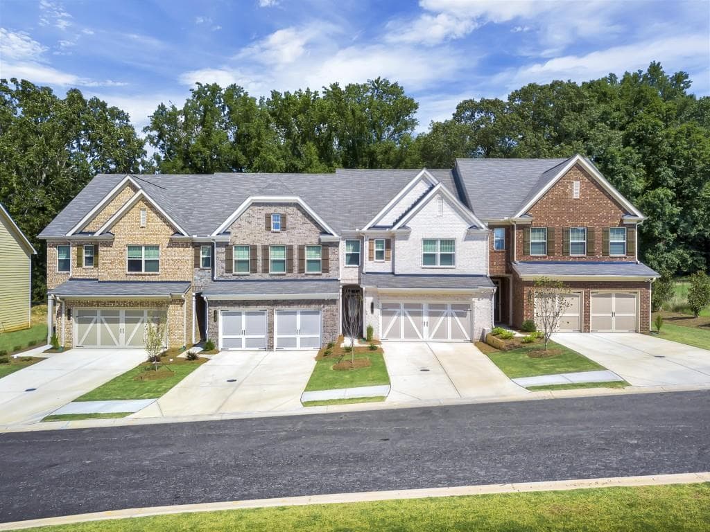 3 bedroom, 1,875 sq ft townhouse sold at 7270 Heritage Oak Court, Cumming, GA 30040