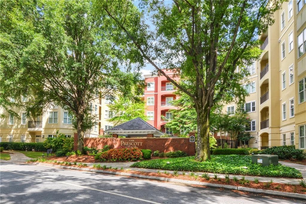 2 bedroom, 1,292 sq ft condominium sold at 11 Perimeter Center 1217, Atlanta, GA 30346