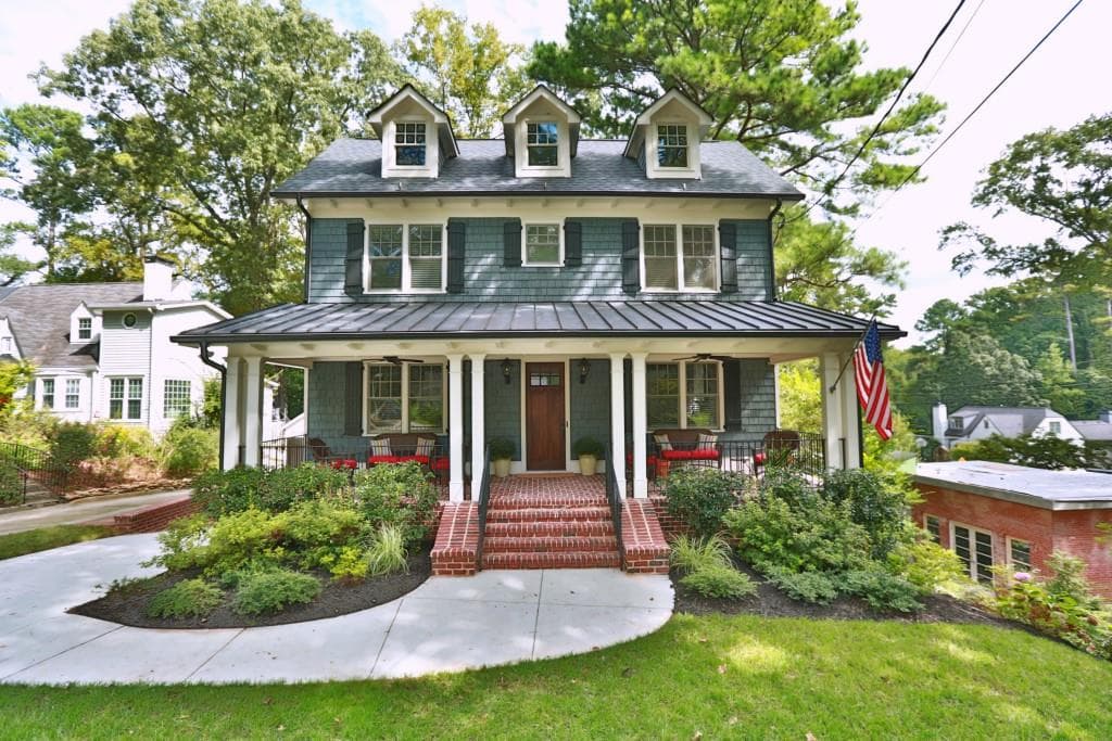 5 bedroom, 5,076 sq ft single family residence sold at 832 Wildwood Road, Atlanta, GA 30324