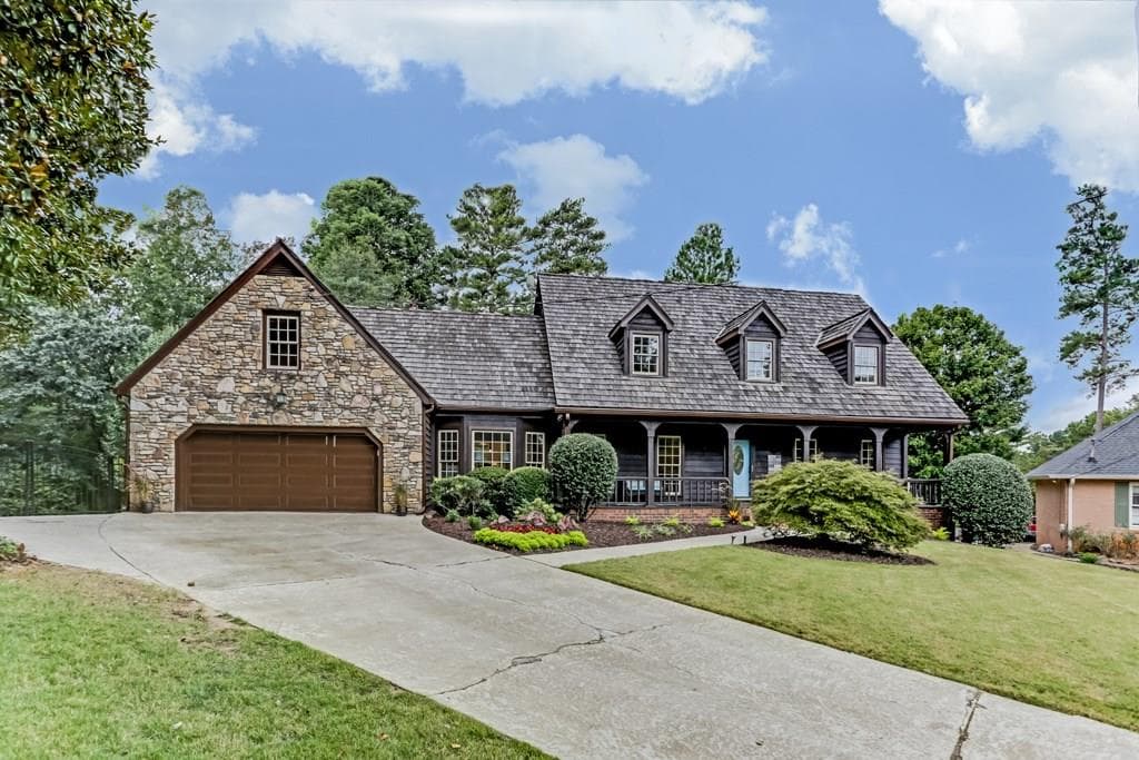 5 bedroom, 3,706 sq ft single family residence sold at 3125 Smokestone Court, Atlanta, GA 30345