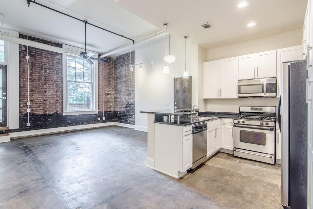 2 bedroom, 950 sq ft condominium sold at 978 NORTH Avenue 105, Atlanta, GA 30306