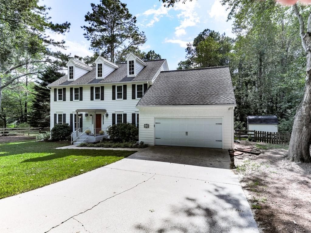 3 bedroom, 1,945 sq ft single family residence sold at 1098 Colony Drive, Alpharetta, GA 30009