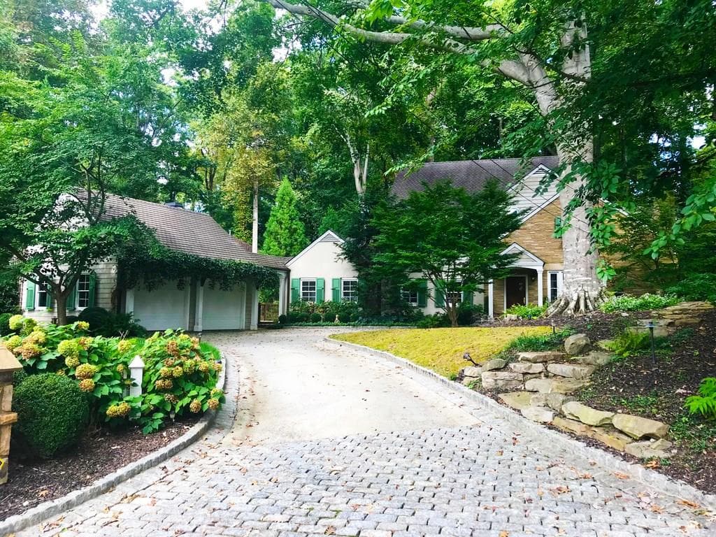 5 bedroom, 4,069 sq ft single family residence sold at 3747 Vermont Road, Atlanta, GA 30319