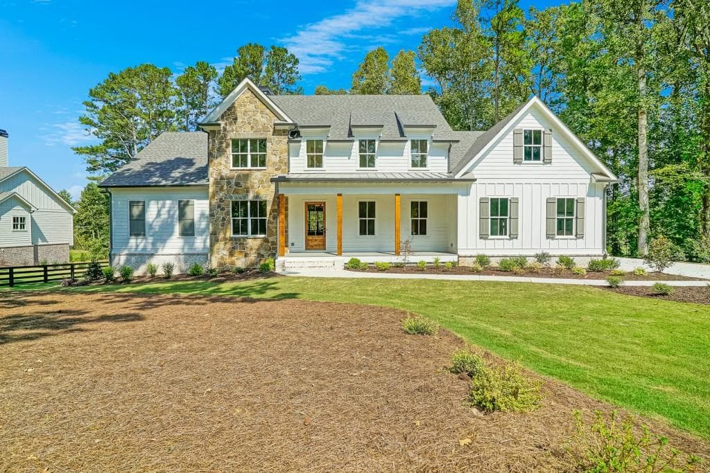 5 bedroom, 4,390 sq ft single family residence sold at 15430 Birmingham Highway, Milton, GA 30004