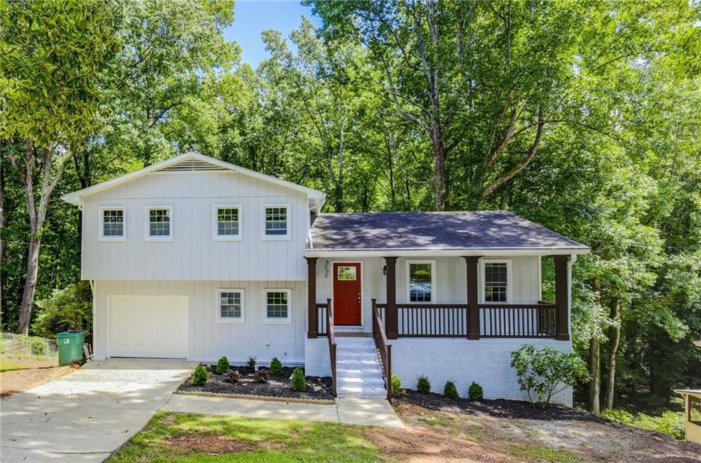 3 bedroom, 2,762 sq ft single family residence sold at 4265 Antler Trail, Smyrna, GA 30082