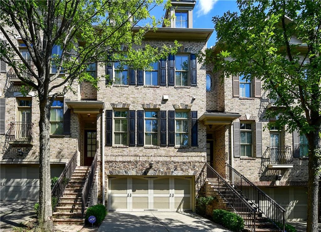 3 bedroom, 2,400 sq ft townhouse sold at 3045 Stone Gate Drive, Atlanta, GA 30324