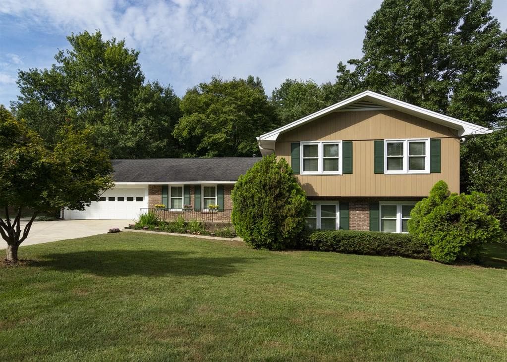 6711 Ramundo Drive, Peachtree Corners, GA 30360 — most recent listing photo