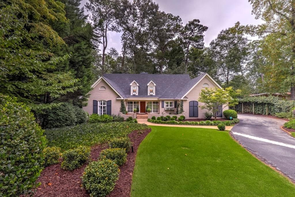 4 bedroom, 4,003 sq ft single family residence sold at 649 Old Ivy Road, Atlanta, GA 30342