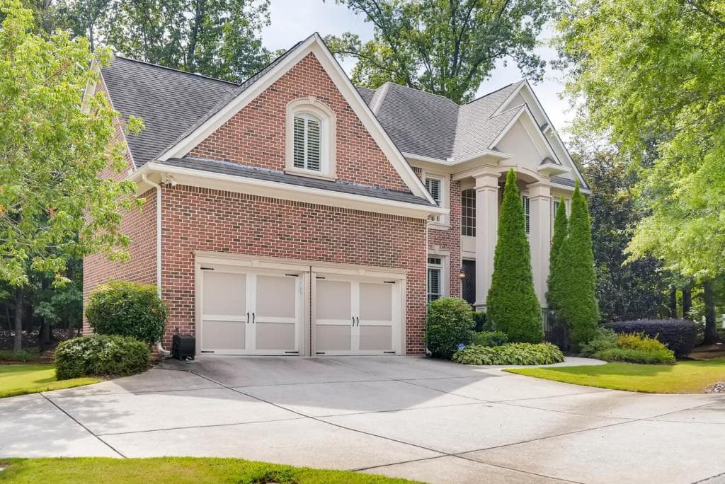 5 bedroom, 3,869 sq ft single family residence sold at 1200 Grand View Drive, Smyrna, GA 30126