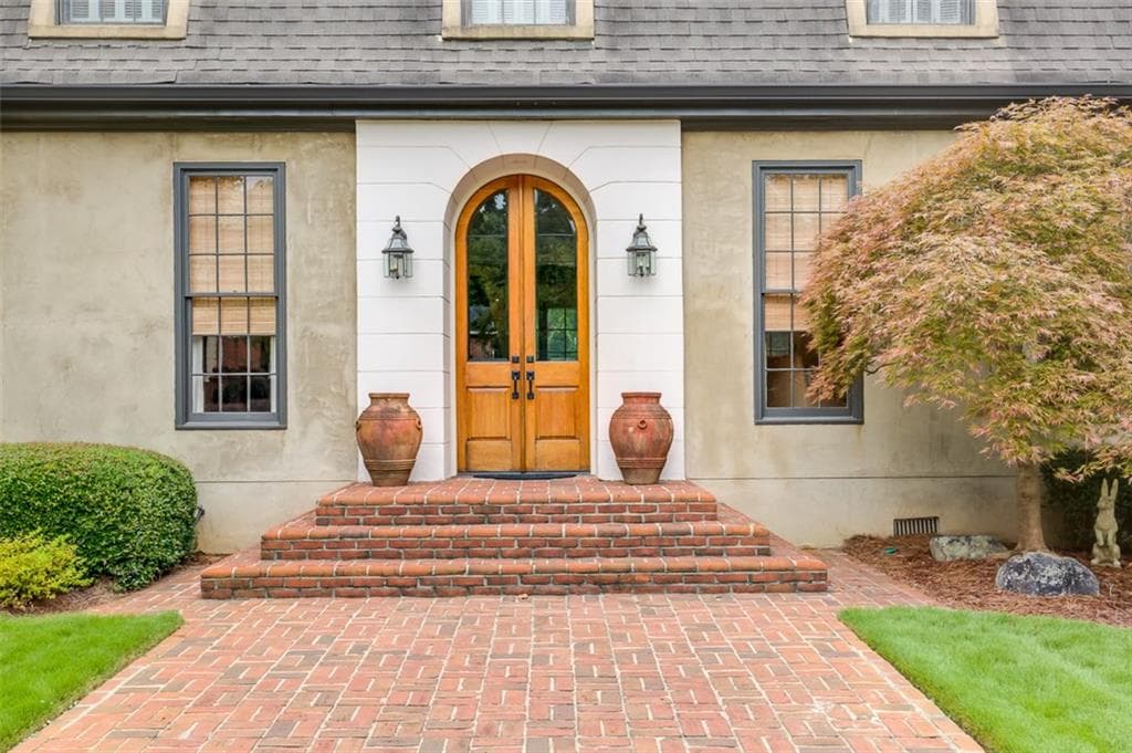 5 bedroom, 4,703 sq ft single family residence sold at 3397 Rilman Road, Atlanta, GA 30327
