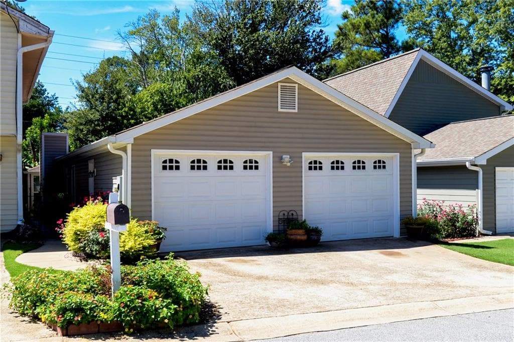 928 Bobcat Court, Marietta, GA 30067 — most recent listing photo