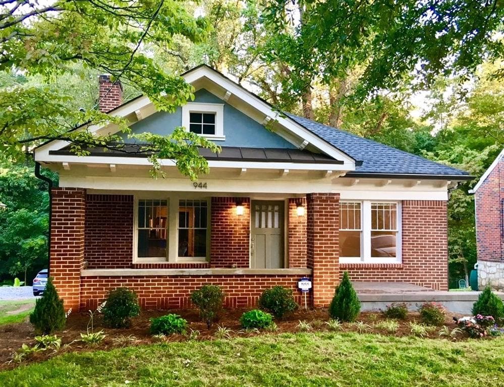 3 bedroom, 1,271 sq ft single family residence sold at 944 Harte Drive, Atlanta, GA 30310