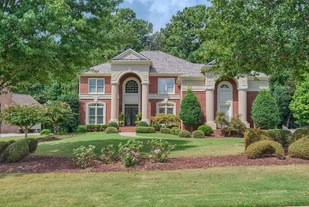 4 bedroom, 4,292 sq ft single family residence sold at 4725 Regency Trace, Atlanta, GA 30331