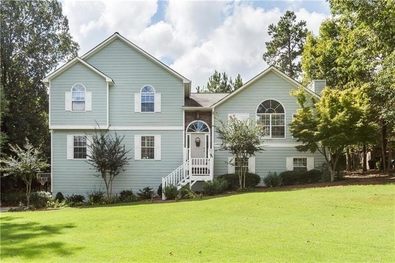 5 bedroom, 3,562 sq ft single family residence sold at 1050 Queensbury Run, Acworth, GA 30102