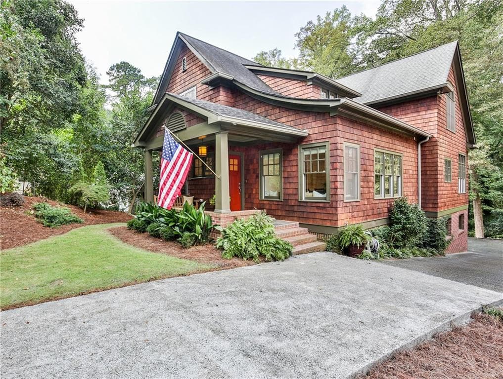 5 bedroom, 5,023 sq ft single family residence sold at 471 Chelsea Circle, Atlanta, GA 30307