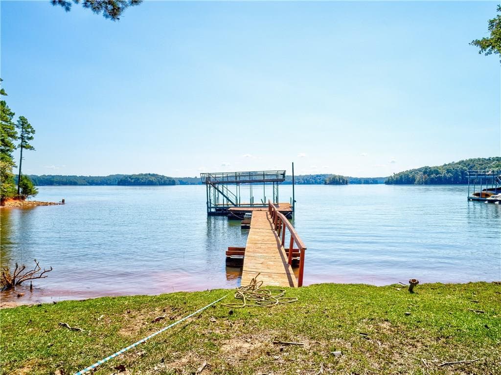 5 bedroom, 4,130 sq ft single family residence sold at 3737 Ronny Way, Gainesville, GA 30506