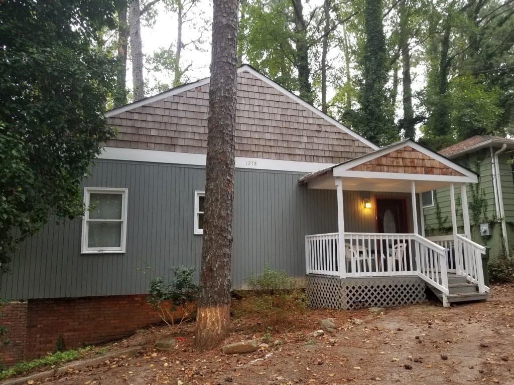 4 bedroom, 1,820 sq ft single family residence sold at 1278 Lockwood Drive, Atlanta, GA 30311