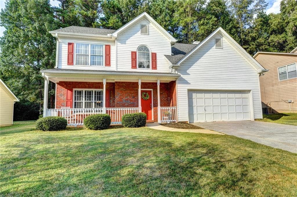 4 bedroom, 2,500 sq ft single family residence sold at 698 Arbour Way, Suwanee, GA 30024