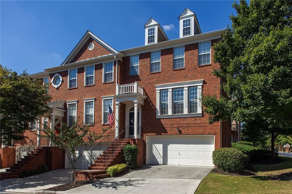 3 bedroom, 2,208 sq ft townhouse sold at 5002 Foxfield Trace 14, Atlanta, GA 30339
