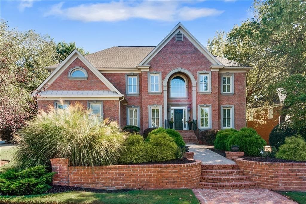 6 bedroom, 5,608 sq ft single family residence sold at 1040 Seale Drive, Alpharetta, GA 30022