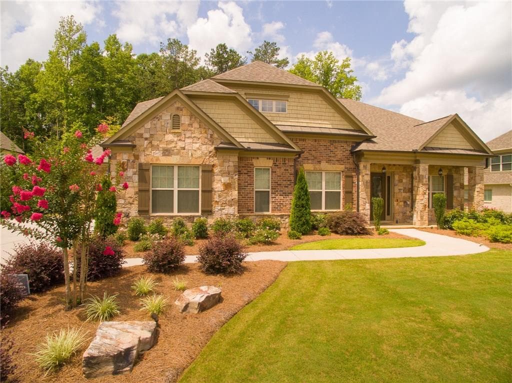 4 bedroom, 3,489 sq ft single family residence sold at 704 Creekside Bend, Alpharetta, GA 30004