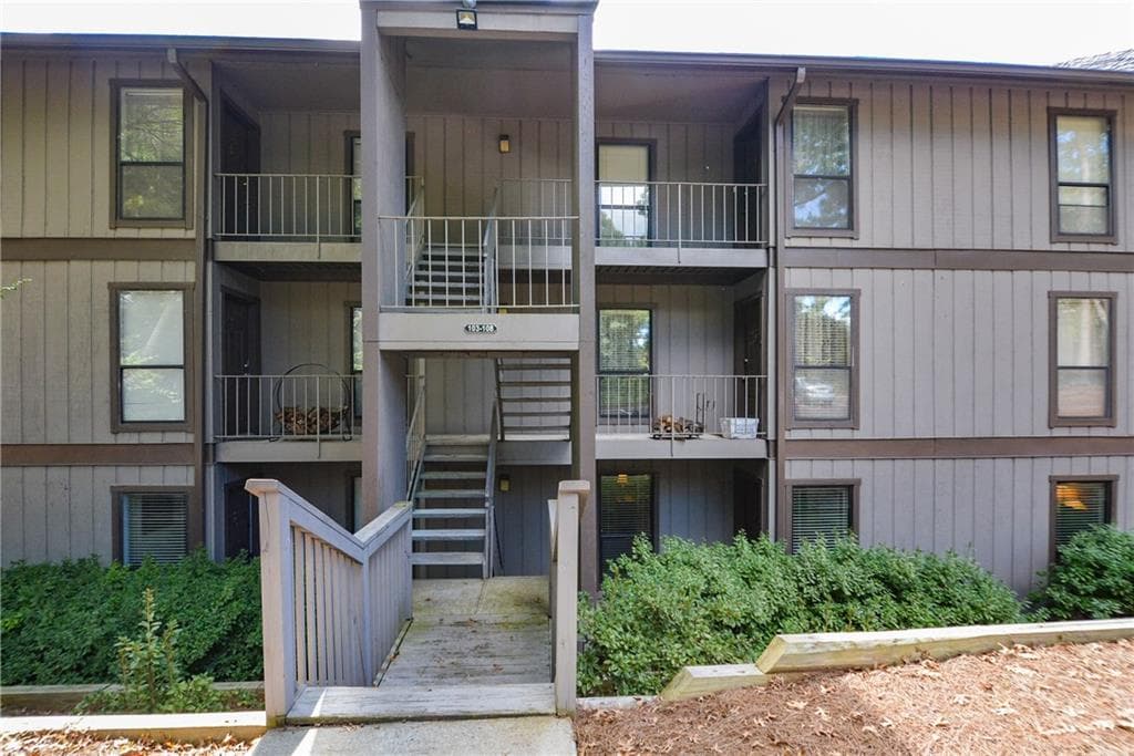 104 Cedar Court, Marietta, GA 30067 — most recent listing photo