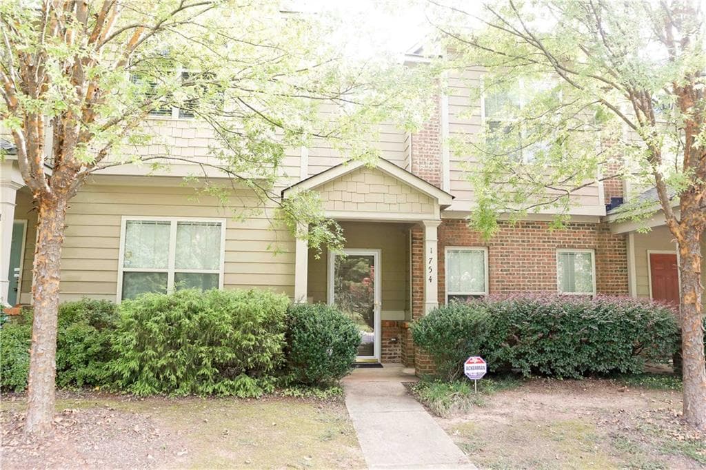 1754 Connally Drive 8, East Point, GA 30344 — most recent listing photo