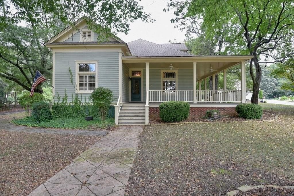 5 bedroom single family residence sold at 2990 N Main Street, Kennesaw, GA 30144