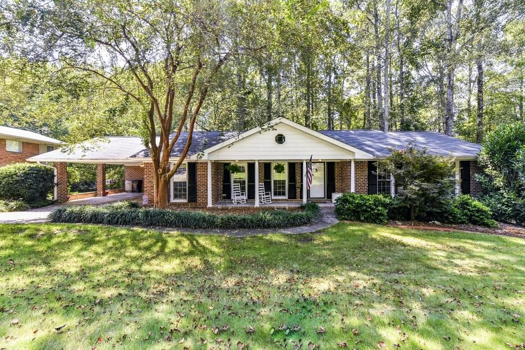 3 bedroom, 1,806 sq ft single family residence sold at 2863 Ponderosa Circle, Decatur, GA 30033