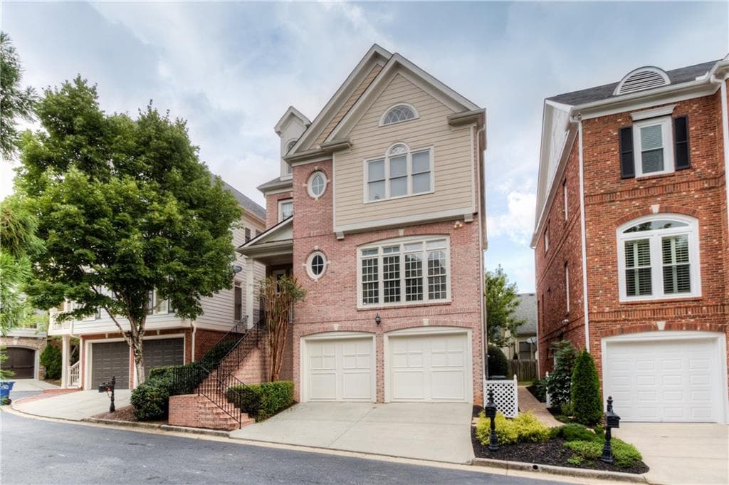 1109 Valley Overlook Drive, Atlanta, GA 30324 — most recent listing photo