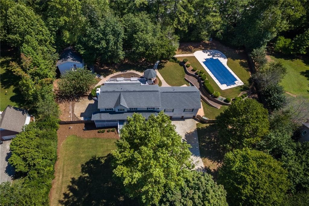4 bedroom, 3,728 sq ft single family residence sold at 1308 Dungan Drive, Kennesaw, GA 30152