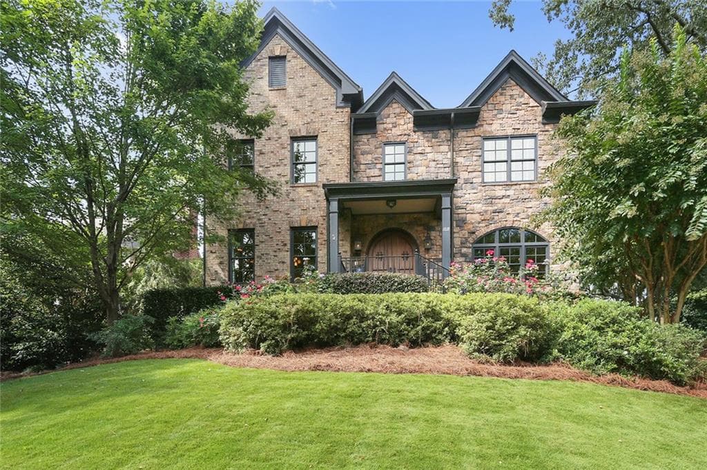 5 bedroom, 5,630 sq ft single family residence sold at 1818 Windemere Drive, Atlanta, GA 30324