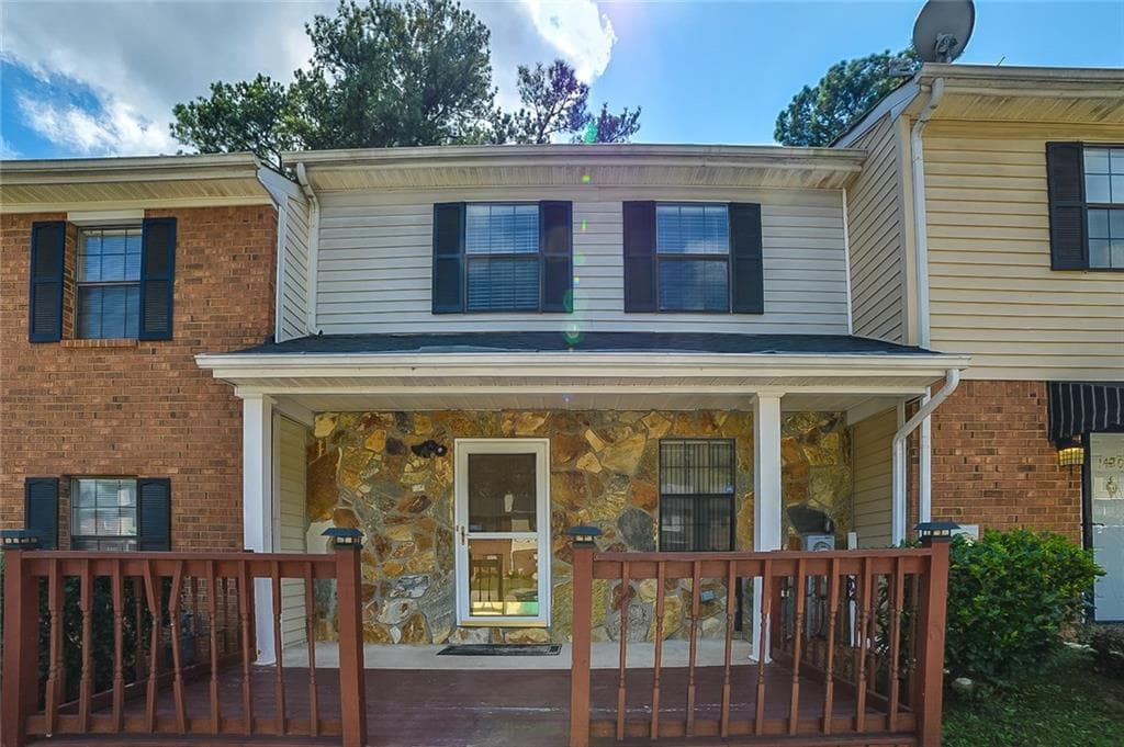 2 bedroom, 1,120 sq ft townhouse sold at 1422 Springleaf Circle, Smyrna, GA 30080
